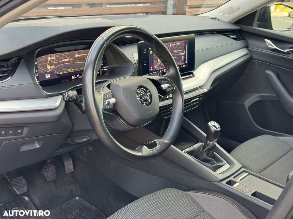 Skoda Octavia Combi 2.0 TDI Sportline - 18
