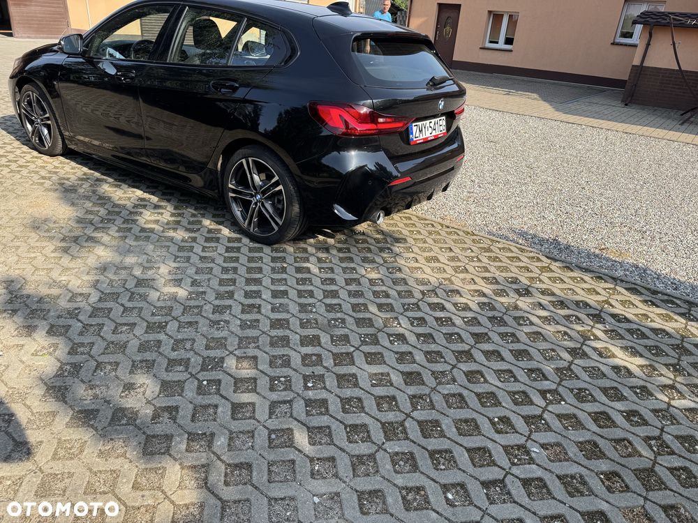 BMW Seria 1 2023 photo 4