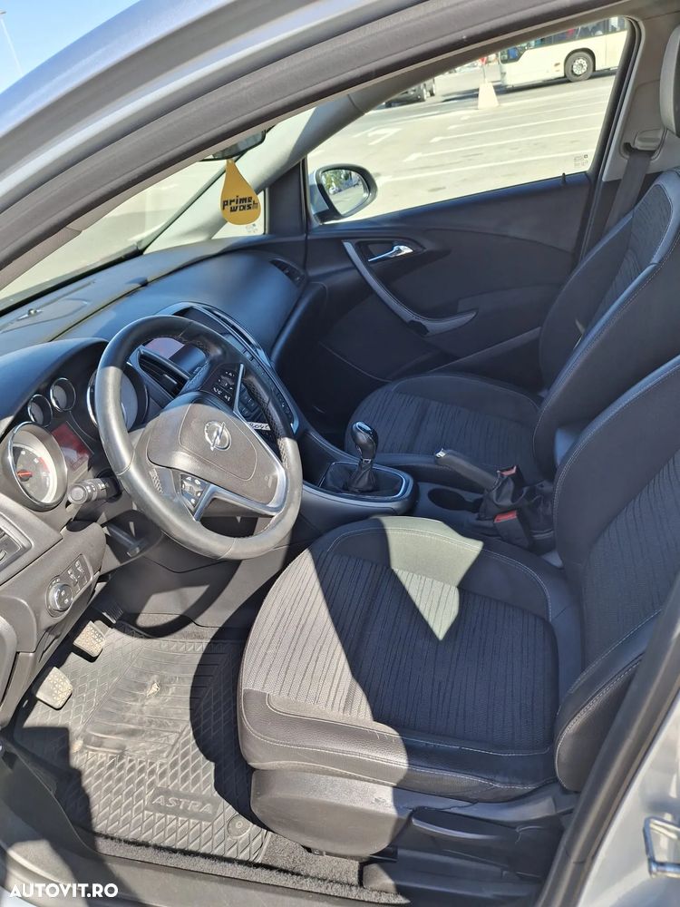 Opel Astra 1.6 CDTI ECOTEC Dynamic - 10