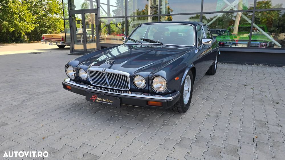 Jaguar XJ - 27
