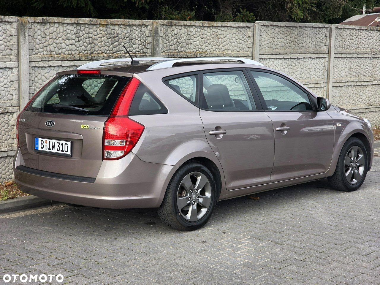 Kia Ceed - 8