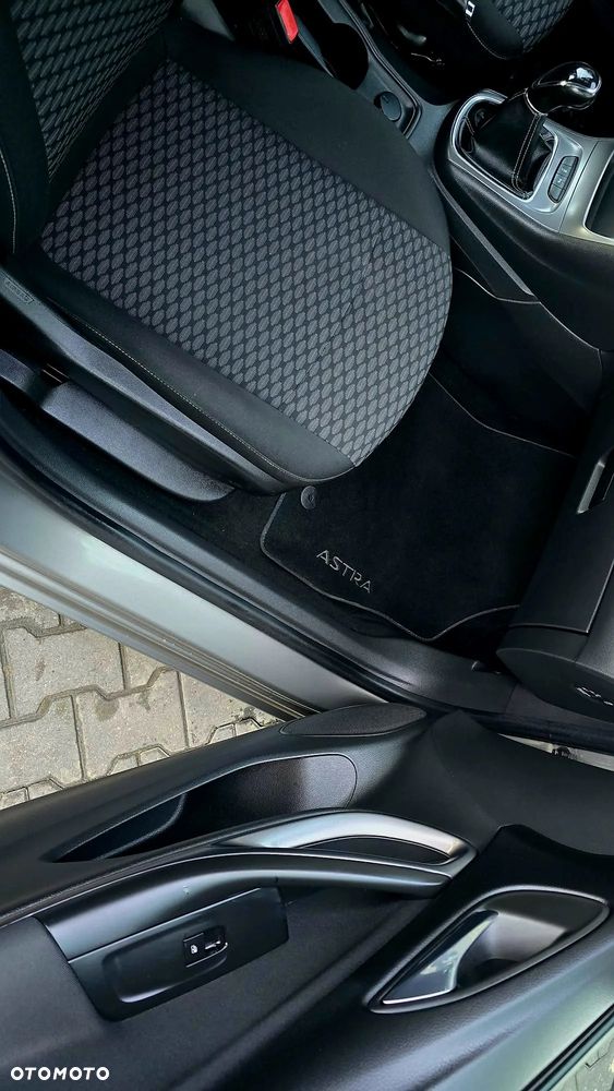 Opel Astra 1.4 Turbo Innovation - 21