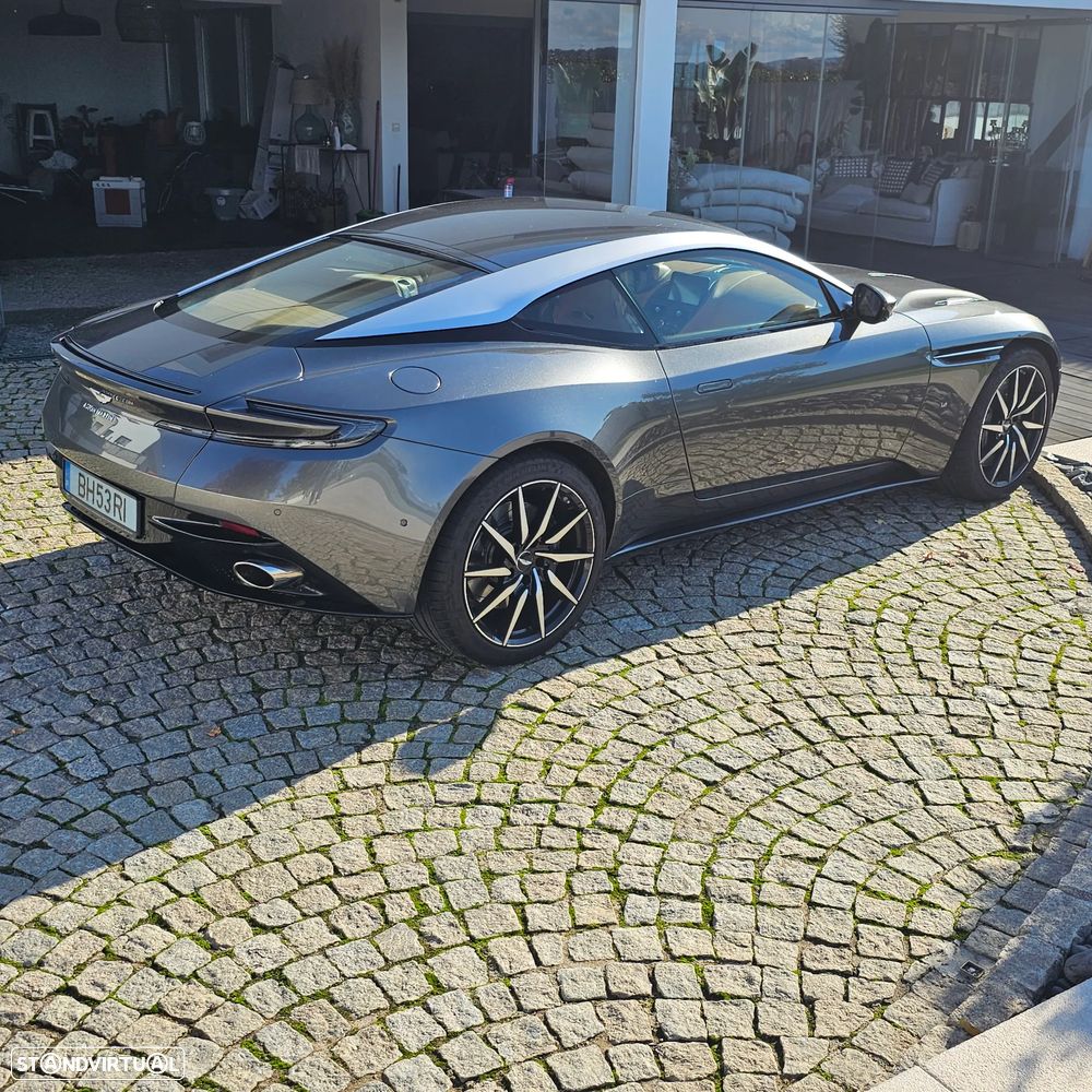 Aston Martin DB11 Coupé V12 AMR - 5