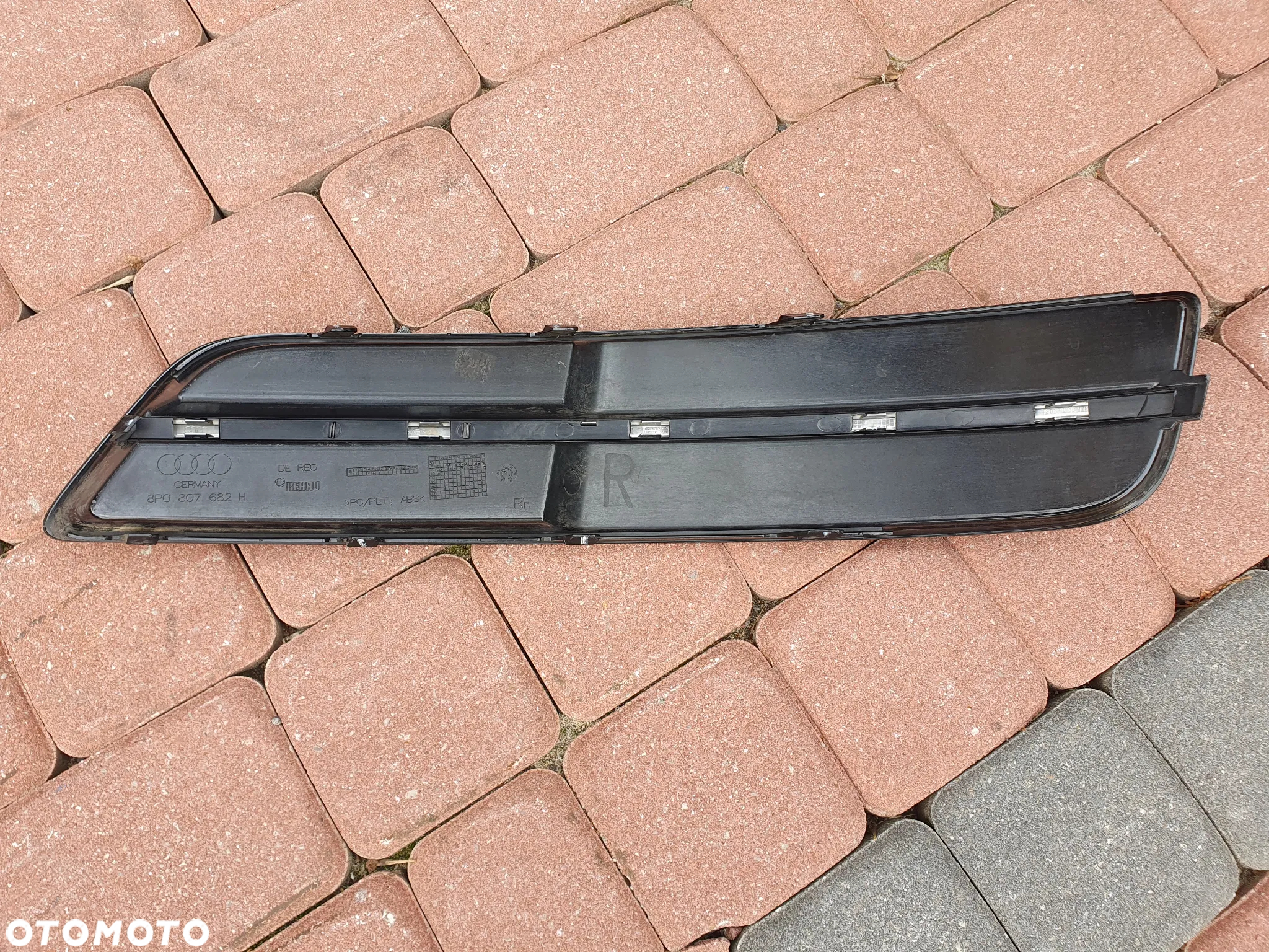 AUDI A3 8P kratka atrapa zaslepka zderzaka przedniego prawy przod 8P0807682H - 2