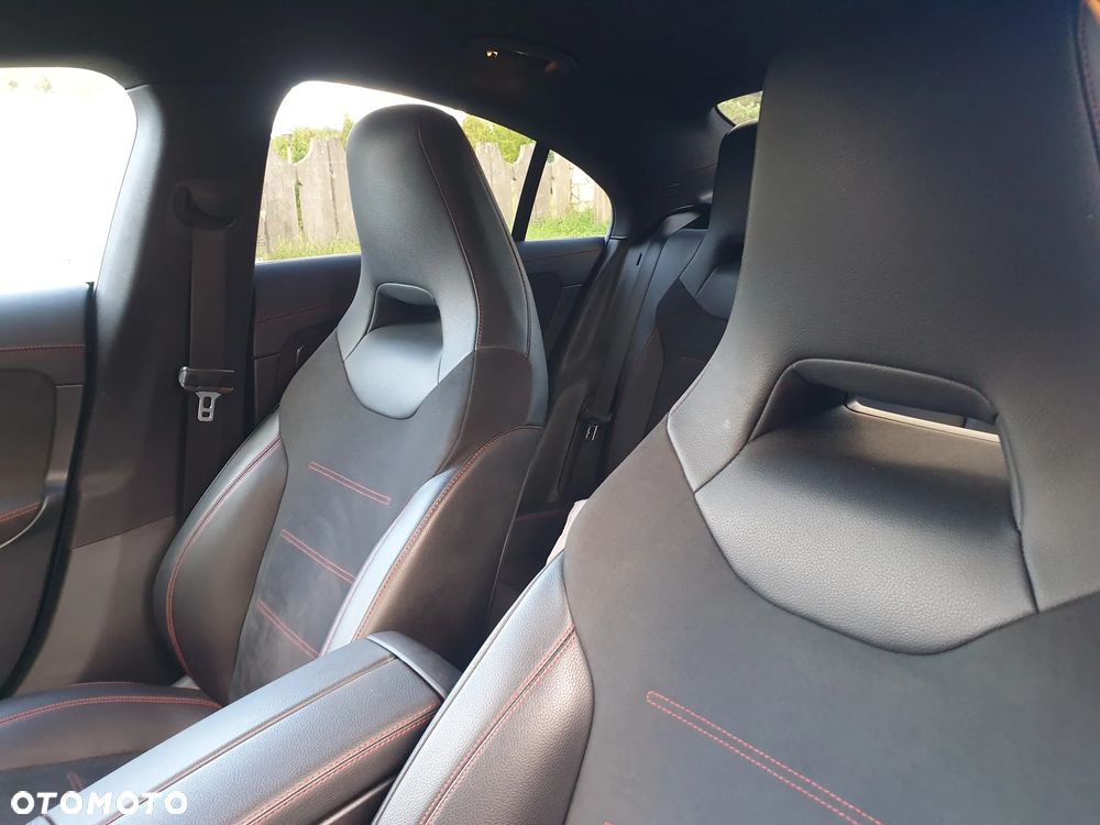 Mercedes-Benz CLA 220 d AMG Line 8G-DCT - 35