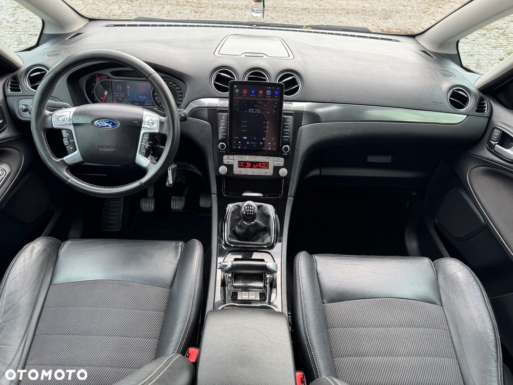 Ford C-MAX 2.0 TDCi Champions Edition - 27