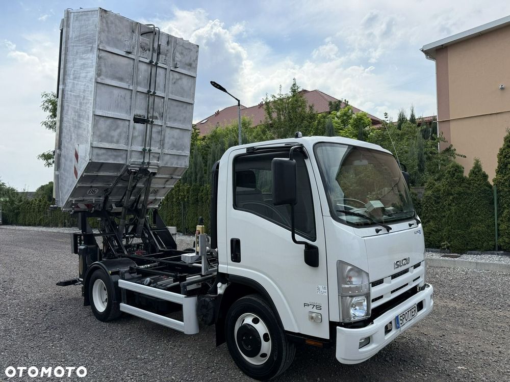 Isuzu P75 - 17