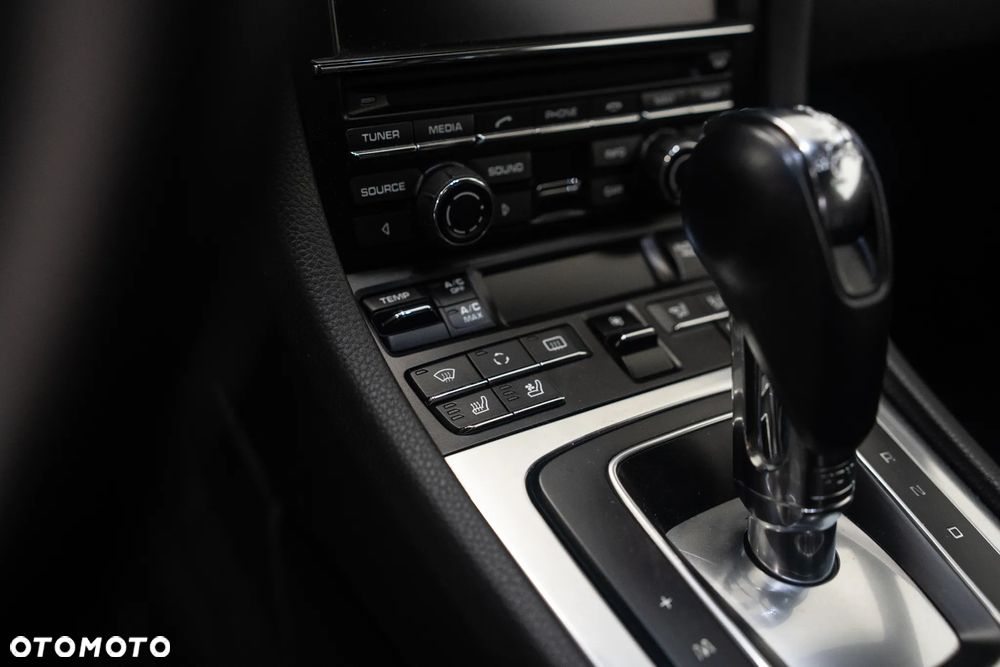 Porsche 911 Carrera PDK Black Edition - 24