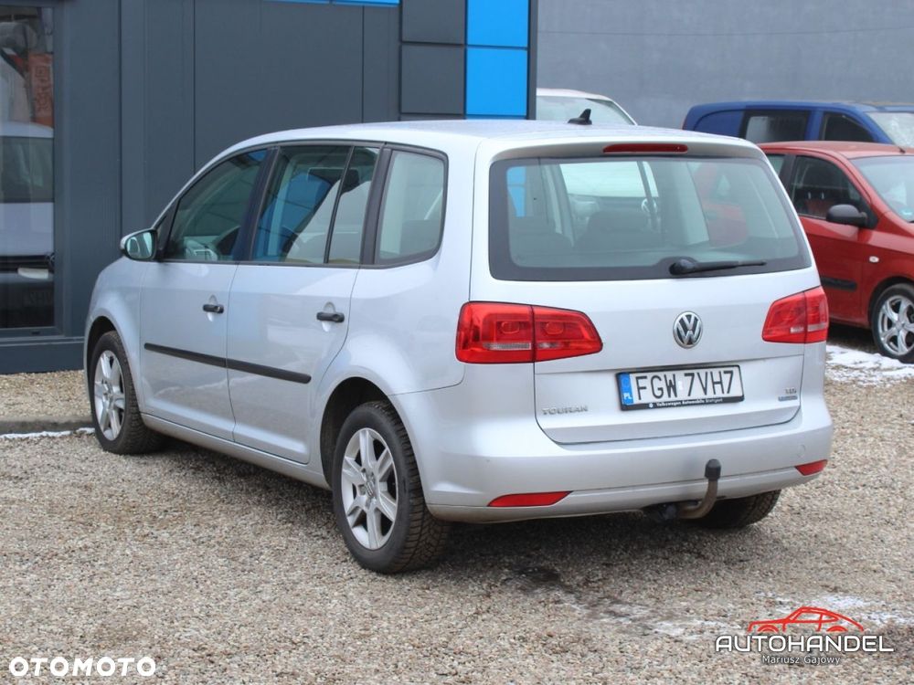 Volkswagen Touran - 4