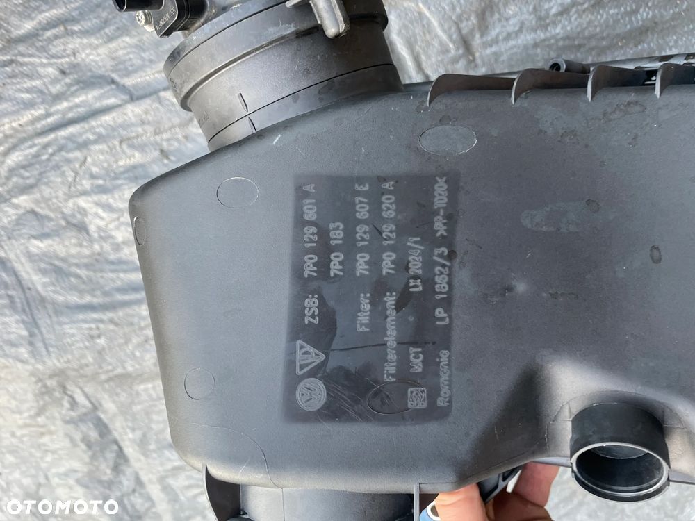 VW TOUAREG 7P obudowa filtra powietrza 7P0129601A - 3