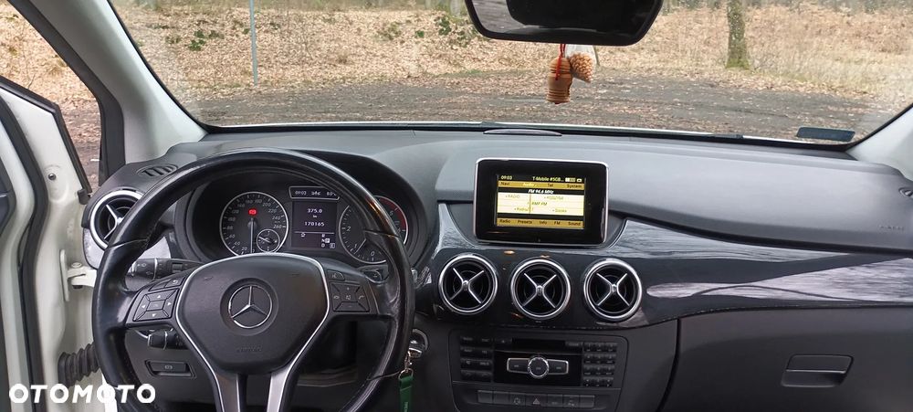 Mercedes-Benz Klasa B 180 CDI (BlueEFFICIENCY) 7G-DCT - 11