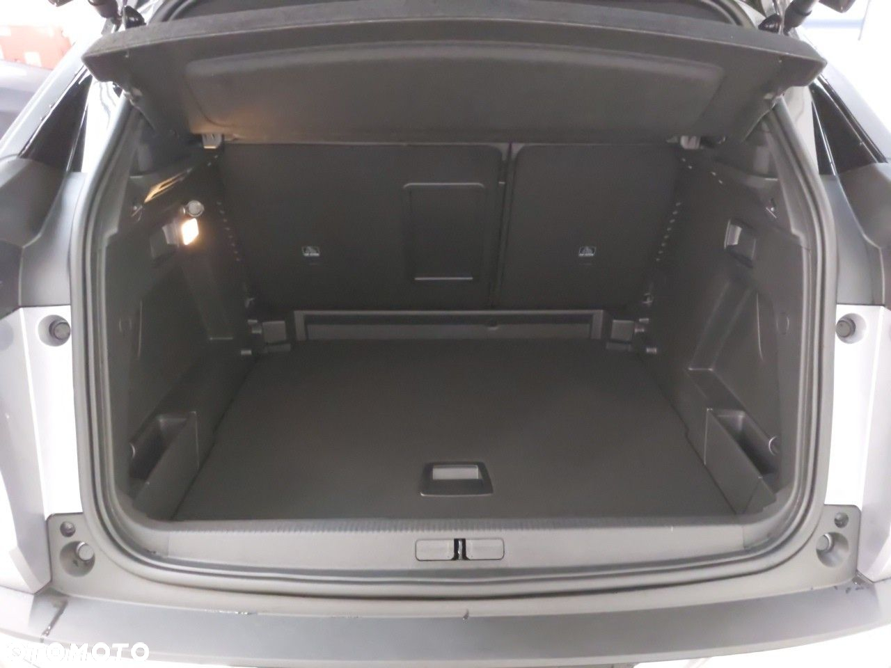 Peugeot 3008 1.2 PureTech Allure Pack S&S EAT8 - 7