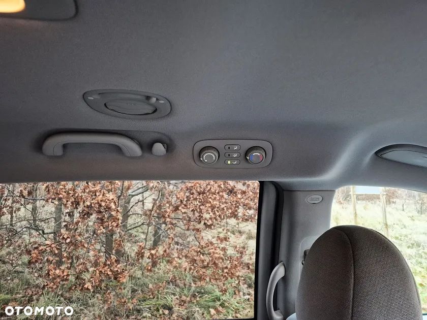 Kia Carnival 2.9 CRDi DPF EX Basis - 24