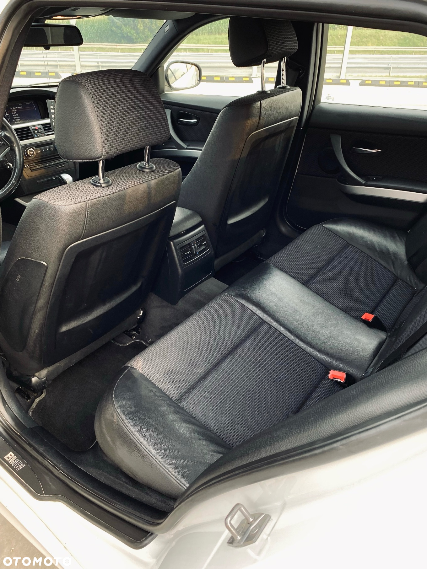BMW Seria 3 320d Touring xDrive - 13
