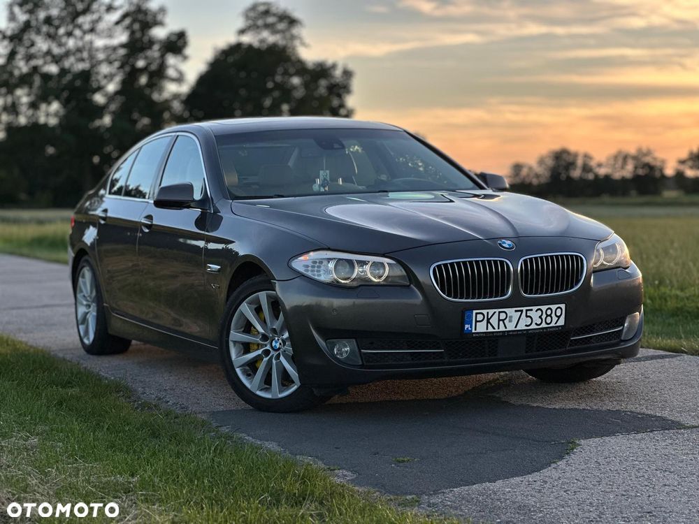 BMW Seria 5 525d xDrive - 17