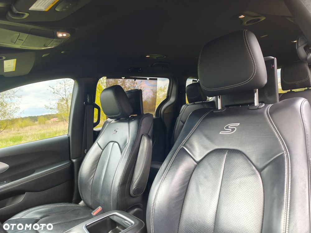 Chrysler Pacifica - 27