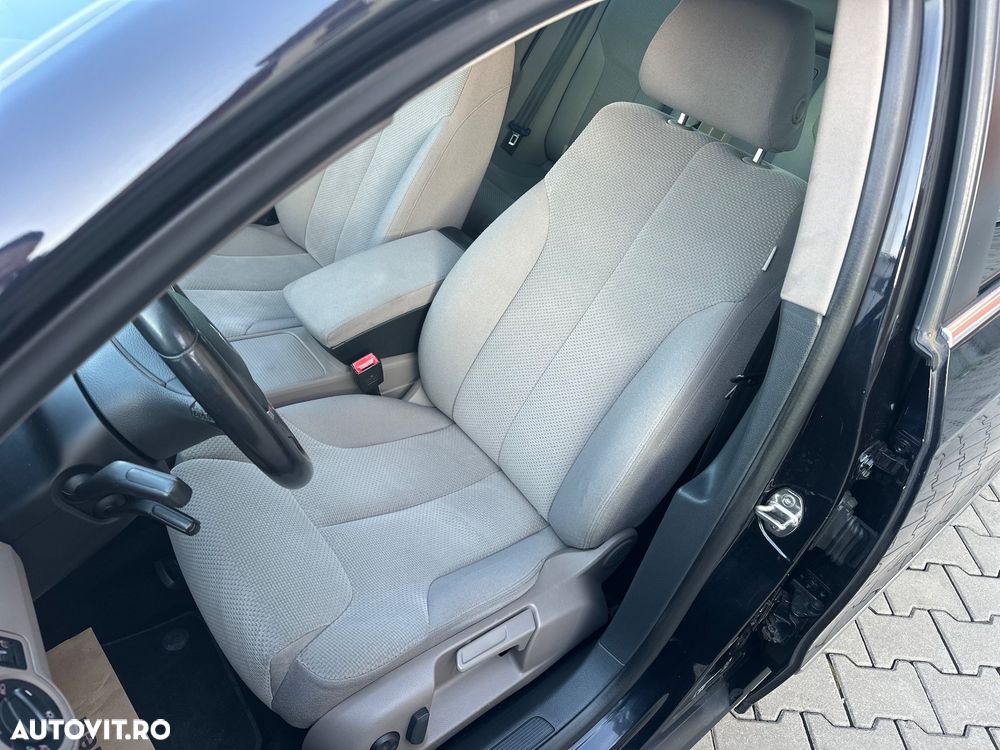 Volkswagen Passat 2.0 TDI DPF DSG Highline - 11