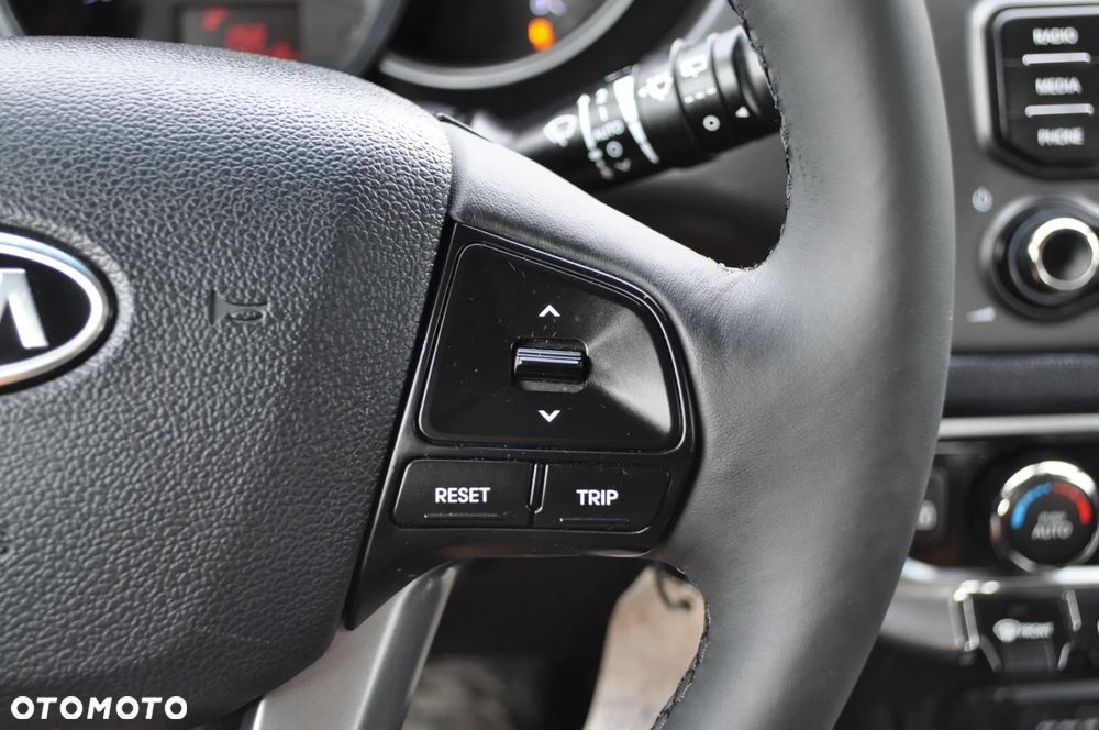 Kia Rio - 24