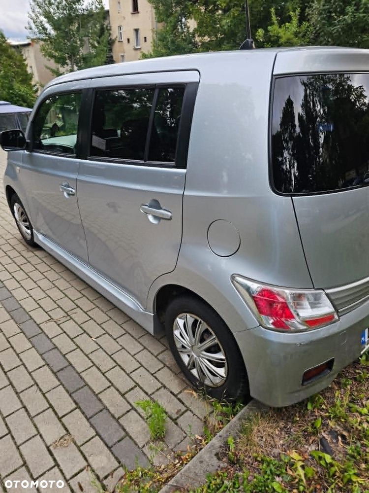 Daihatsu Materia - 4