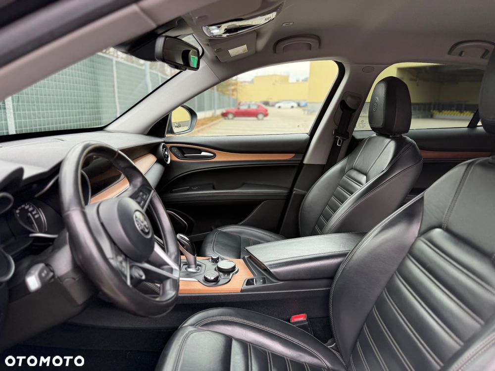 Alfa Romeo Stelvio 2.2 JTDM Executive Q4 - 4