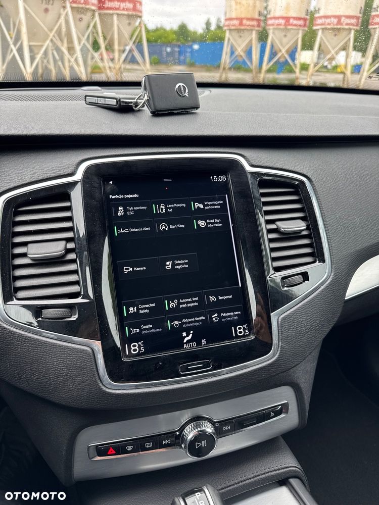 Volvo XC 90 D5 SCR AWD Momentum 7os - 28
