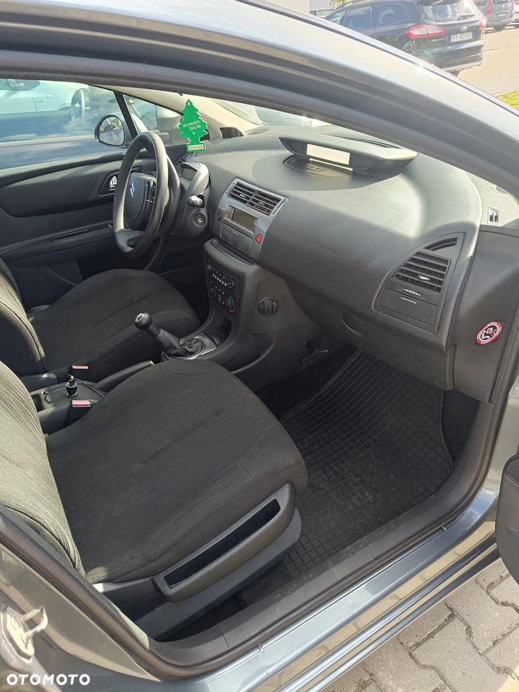 Citroën C4 1.6 HDi Advance - 6