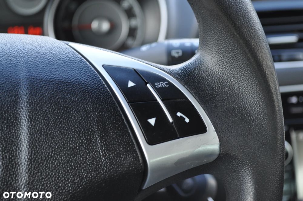 Fiat Punto 1.2 Young - 24