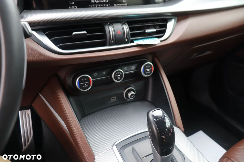 Alfa Romeo Stelvio 2.0 Turbo Veloce TI Q4 - 25