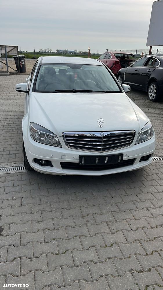 Dezmembram Mercedes-Benz C class w204 2.2 diesel din 2010 - 1