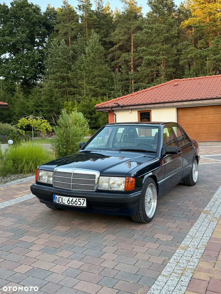 Mercedes-Benz W201 (190) - 3