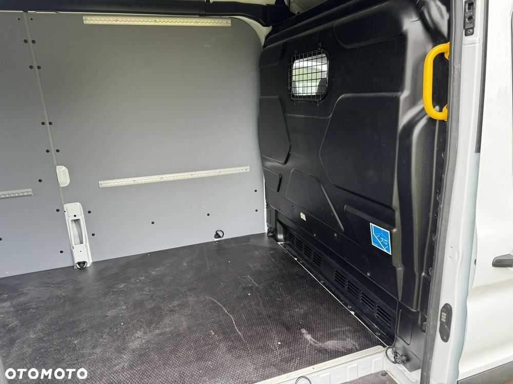 Ford Transit - 11