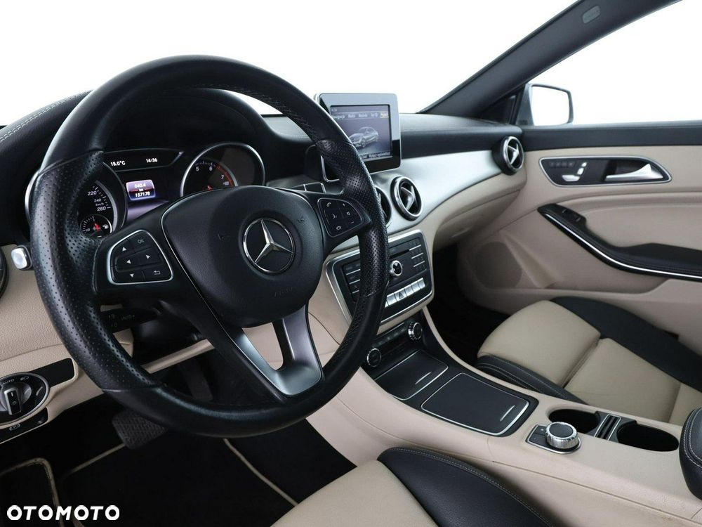 Mercedes-Benz CLA 180 7G-DCT - 15
