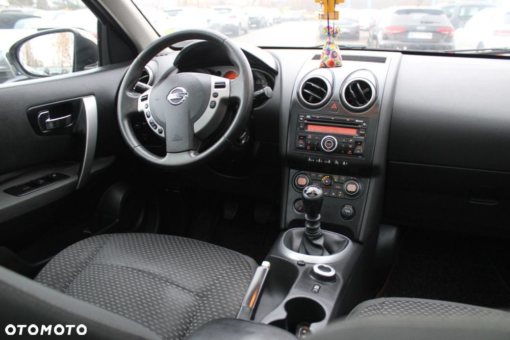 Nissan Qashqai 2.0 dCi 4 x 4 DPF tekna - 32