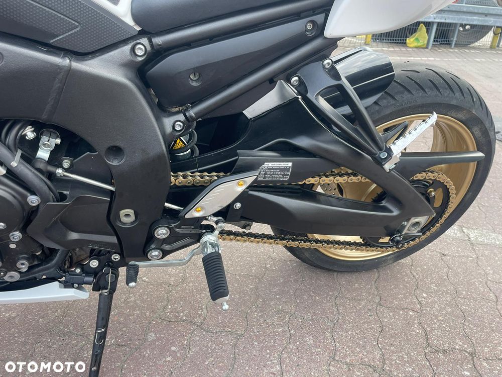 Yamaha FZ8 - 9