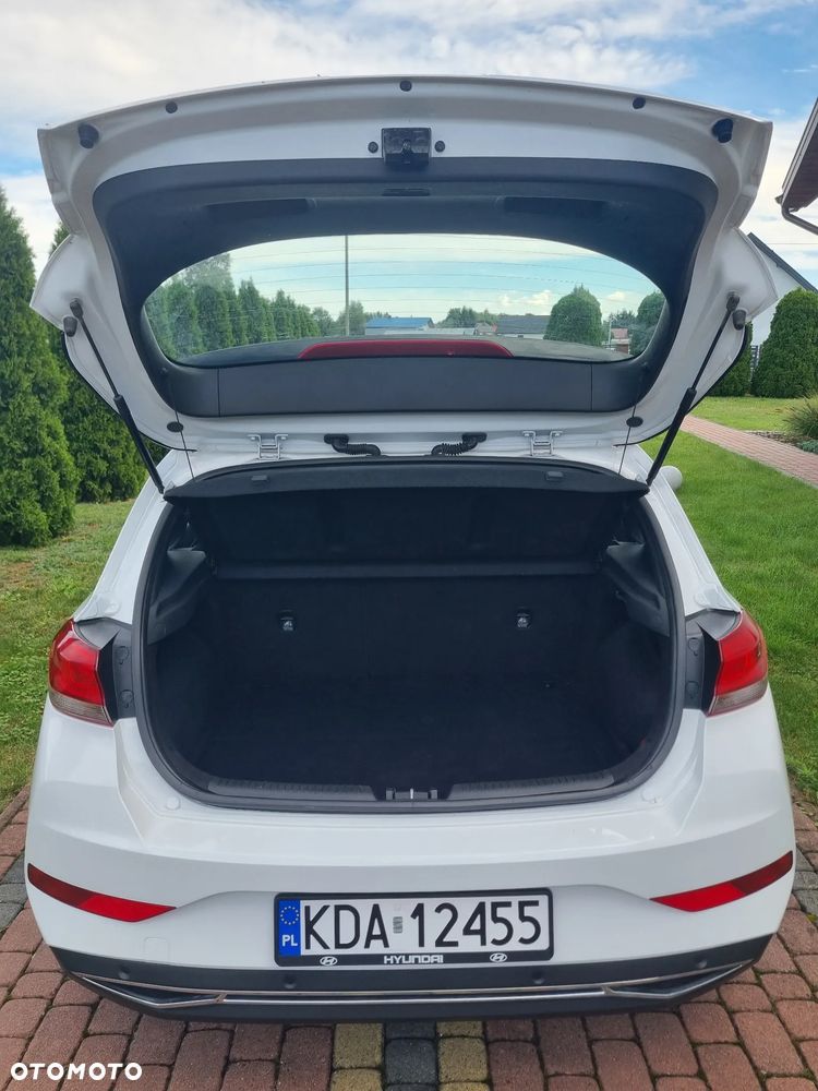 Hyundai i30 1.5 DPI Classic + - 18