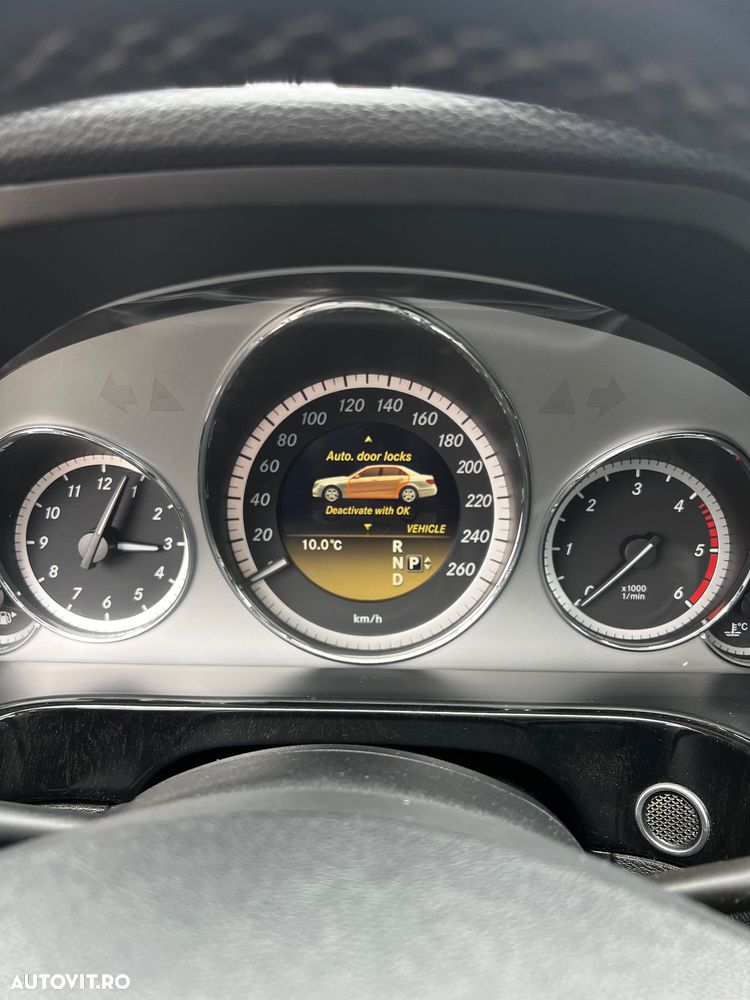 Mercedes-Benz E 220 CDI DPF BlueEFFICIENCY 7G-TRONIC Avantgarde - 27