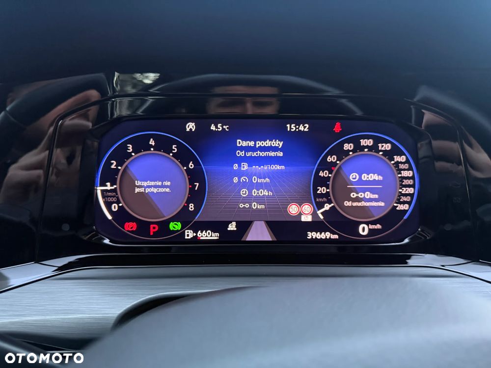 Volkswagen Golf - 24