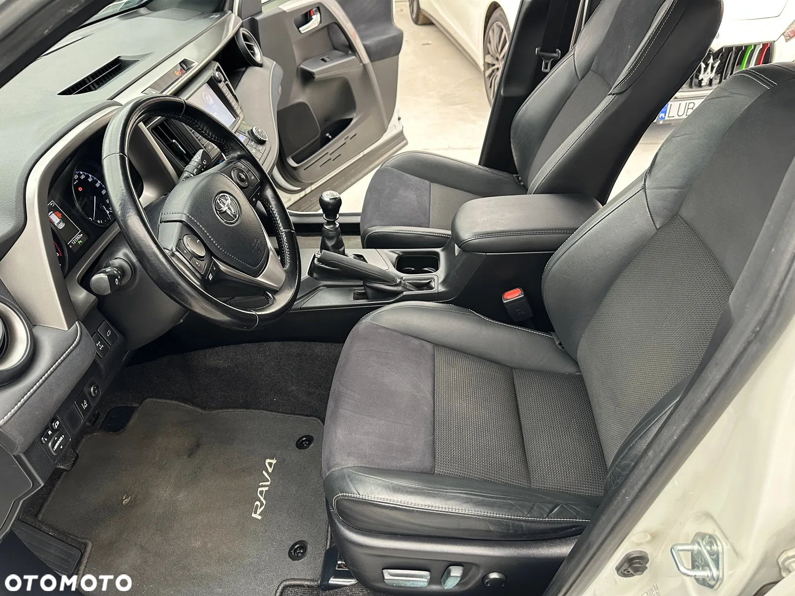 Toyota RAV4 2.0 Premium 4x4 - 7