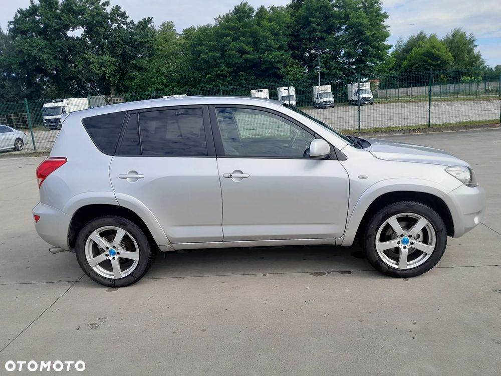 Toyota RAV4 2.2 D-CAT 4x4 Executive - 4