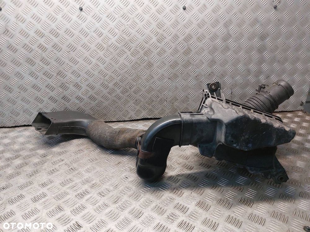 OBUDOWA FILTRA POWIETRZA + PRZEPŁYWOMIERZ HYUNDAI TUCSON I 2.0 CRDI - 7