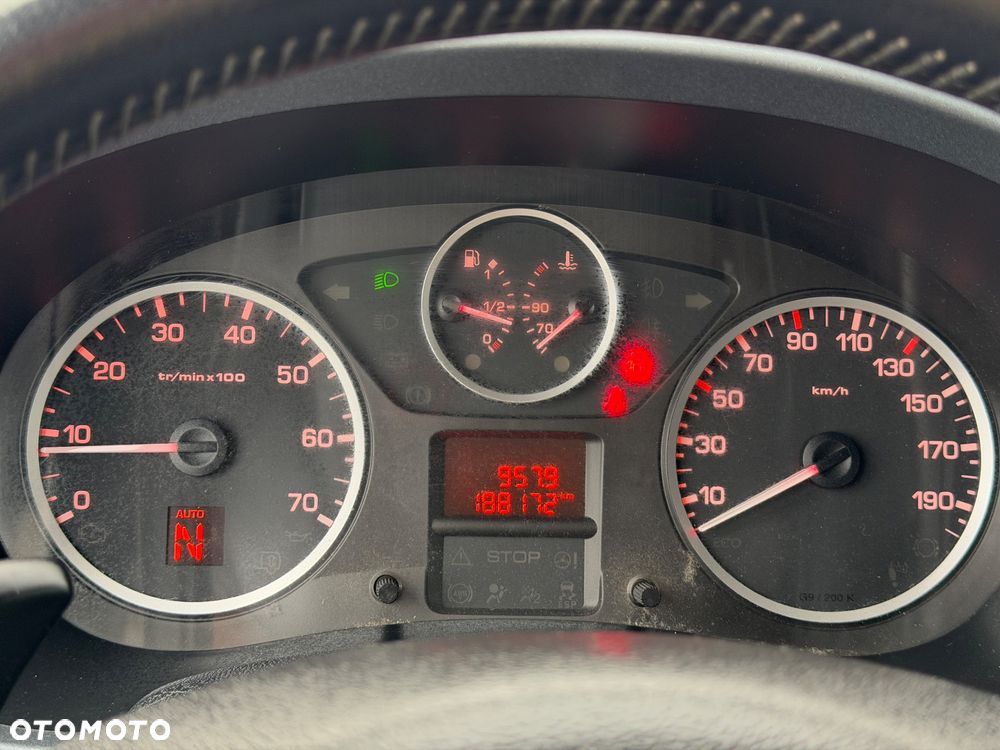 Peugeot Partner e-HDi FAP 92 EGS6 Stop&Start Active - 23