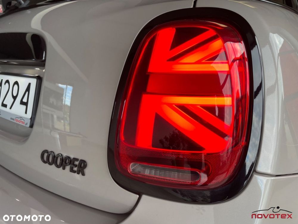 MINI Cooper Essential Trim - 22