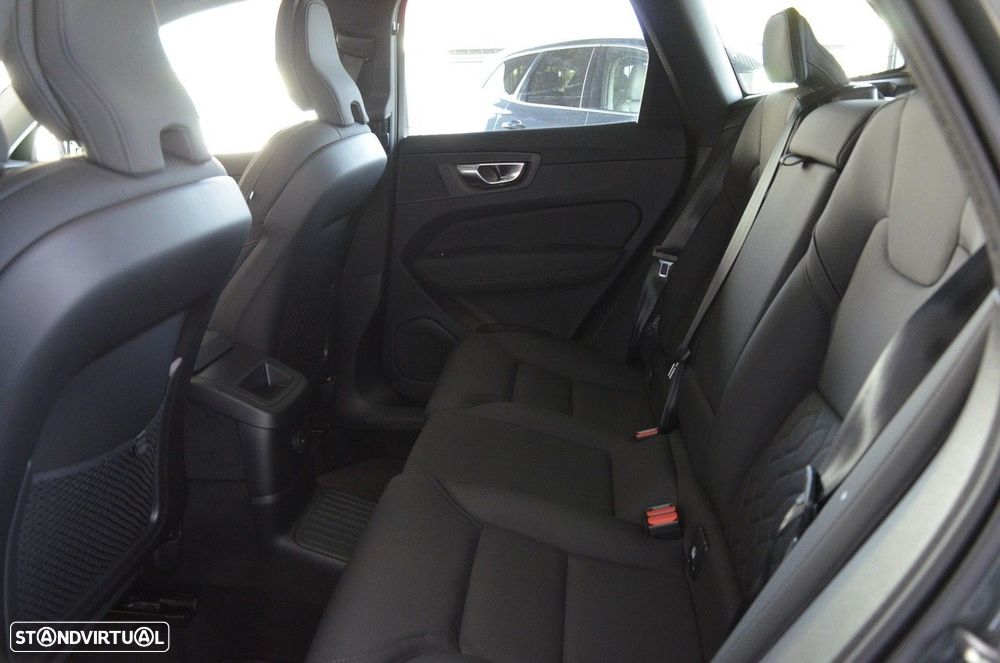 Volvo XC 60 2.0 T6 PHEV Plus Dark - 21