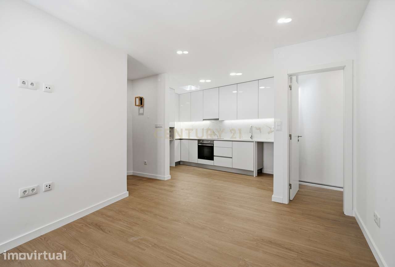 Apartamento T1 Totalmente Renovado no Centro Histórico de Torres Vedra - Grande imagem: 4/13
