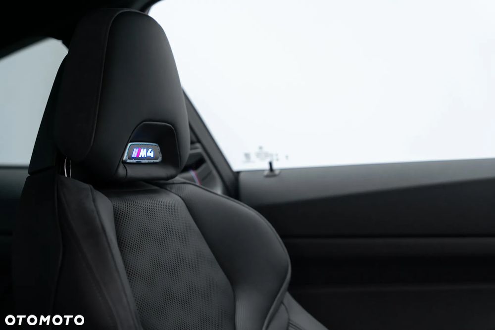 BMW M4 Competition M xDrive - 32