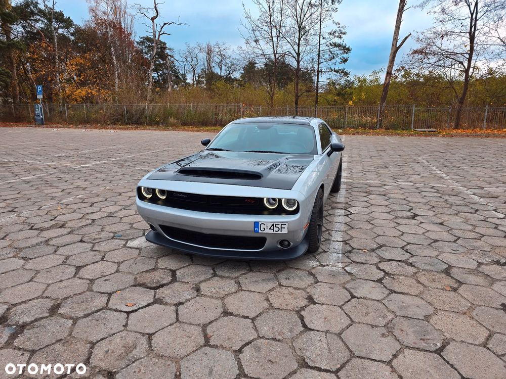 Dodge Challenger - 15