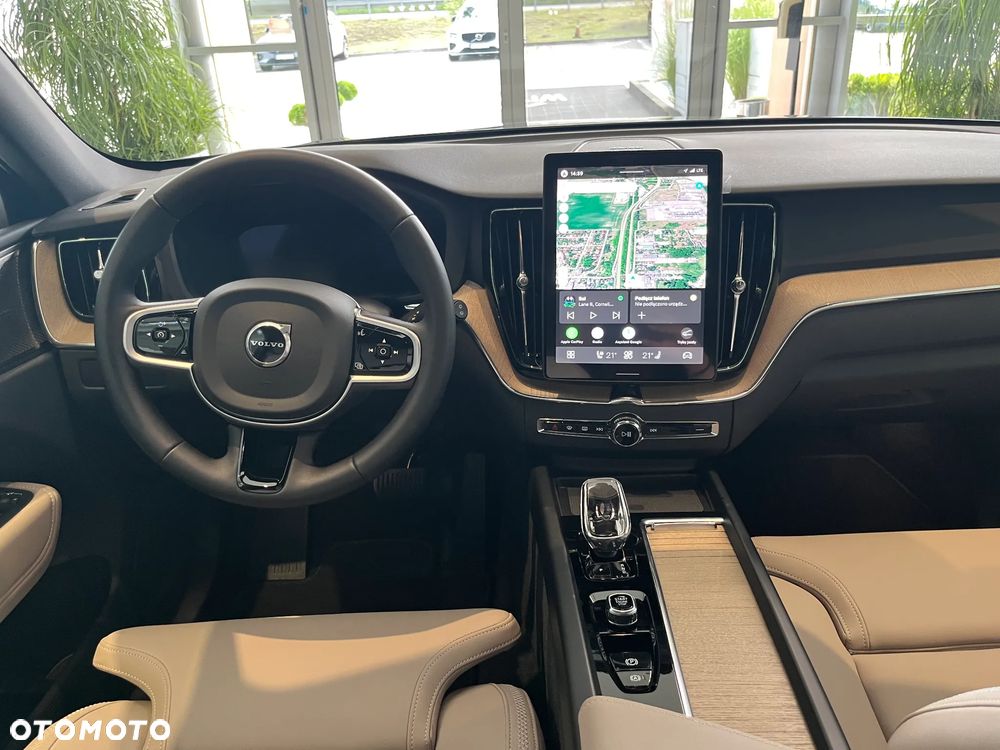Volvo XC 60 B5 B AWD Plus Dark - 11
