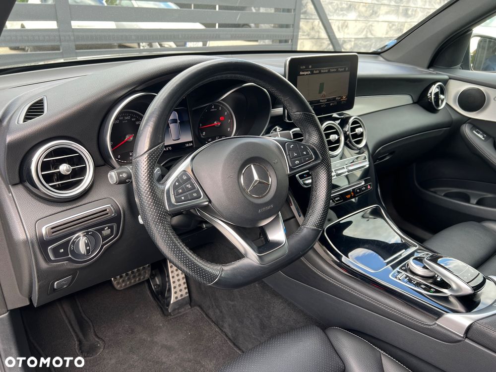 Mercedes-Benz GLC 250 4Matic 9G-TRONIC AMG Line - 17