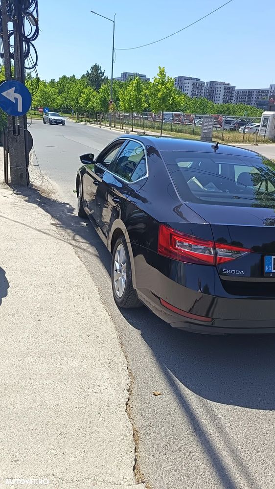 Skoda Superb 1.4 TSI DSG Ambition - 3