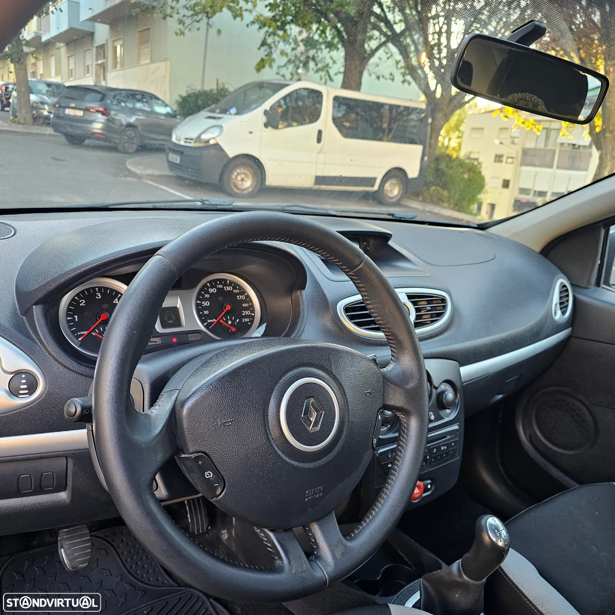 Renault Clio 1.5 dCi Dynamique S - 6